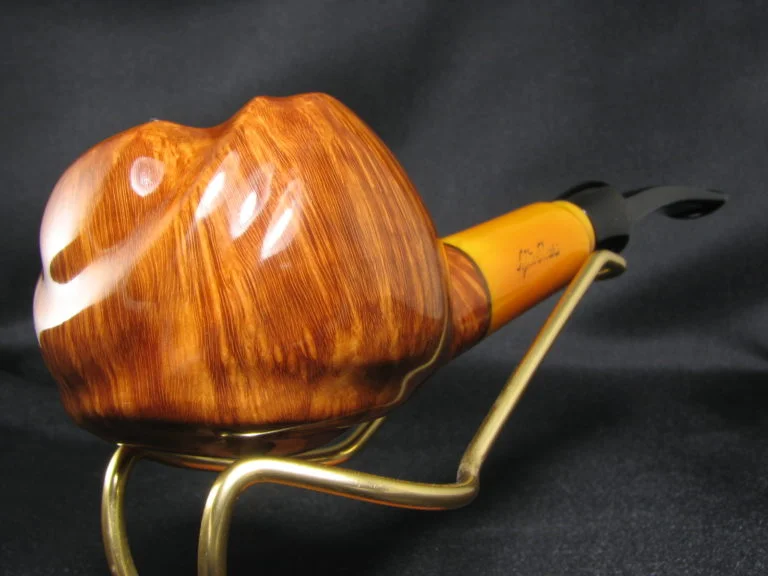 CHARATAN'S MAKE De Luxe 11 - Very Keen on Pipes