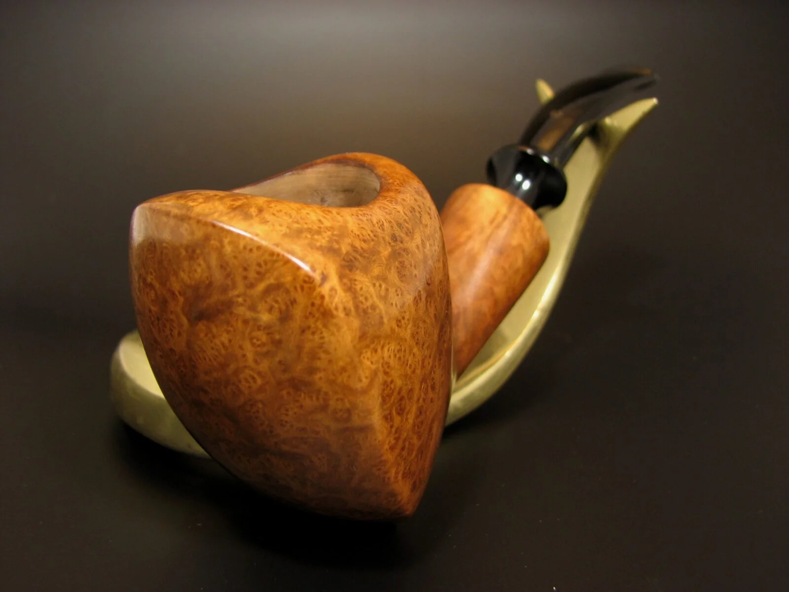 STANWELL 01 - Very Keen on Pipes